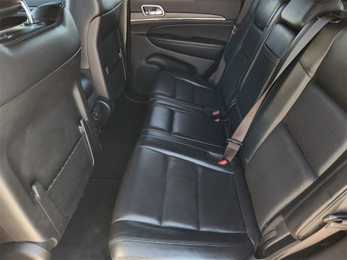 Used 2019 Jeep Grand Cherokee Limited w/ Luxury Group II image 30