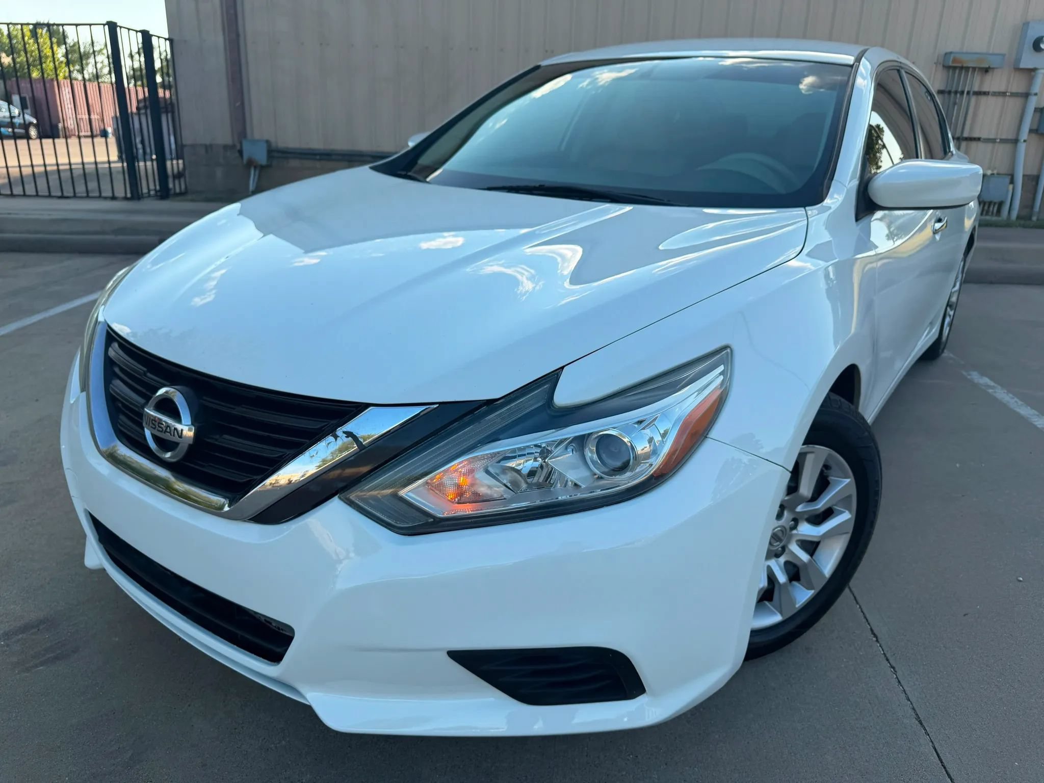 Used 2017 Nissan Altima 2.5 S w/ Power Driver Seat Package FWD image 1