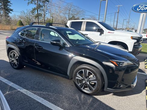 Used 2021 Lexus UX 250h w/ Premium Package image 4