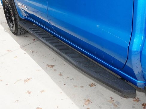 Used 2023 GMC Sierra 1500 AT4X image 12