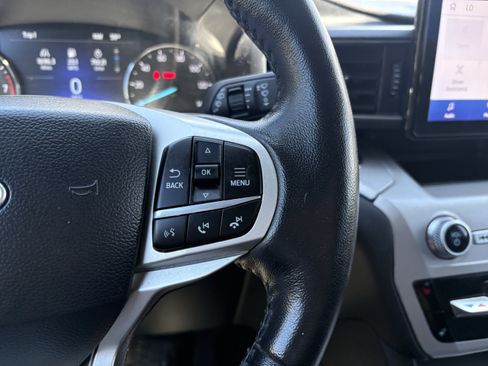 Used 2023 Ford Explorer XLT w/ Equipment Group 202A AWD/4WD image 22