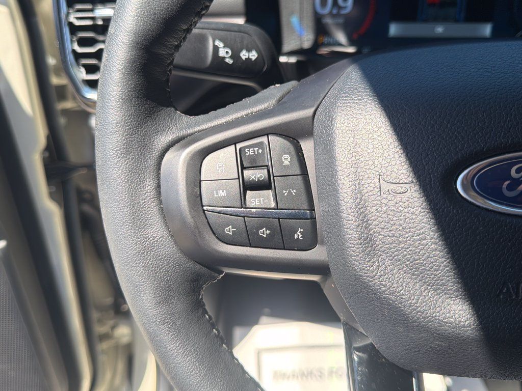 Used 2025 Ford Ranger Lariat w/ Trailer Tow Package RWD image 19