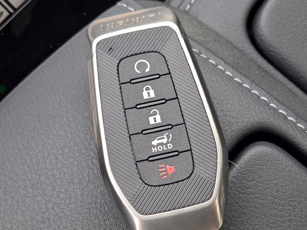 Used 2025 INFINITI QX80 Sensory AWD/4WD image 45