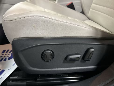 Used 2023 Volkswagen Jetta SE FWD image 13