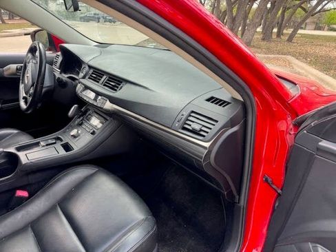 Used 2014 Lexus CT 200h image 22