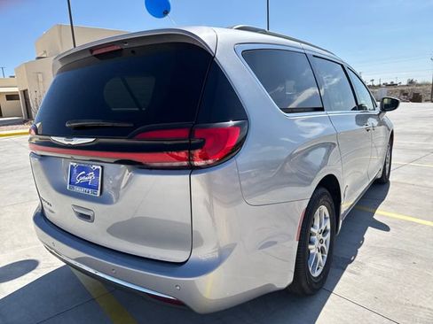 Used 2021 Chrysler Pacifica Touring w/ Cold Weather Group image 5