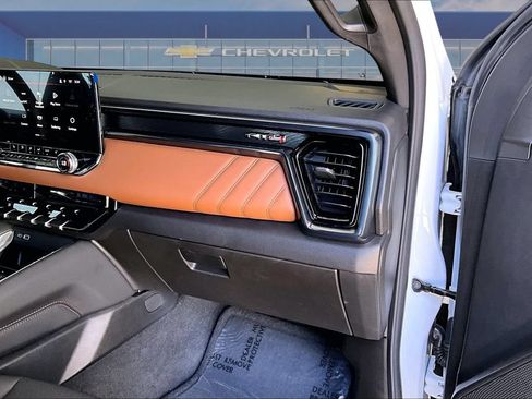 Used 2025 GMC Canyon AT4 AWD/4WD image 13