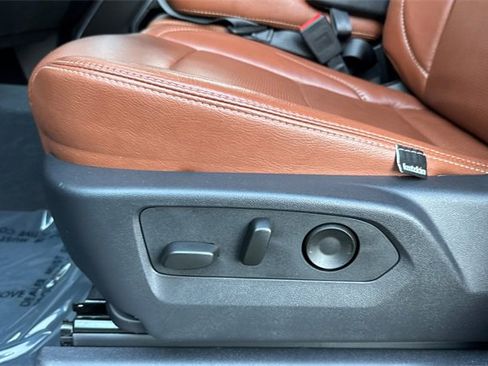 Used 2025 GMC Sierra 1500 Elevation image 13