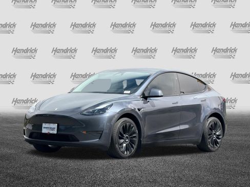 Used 2023 Tesla Model Y AWD image 9
