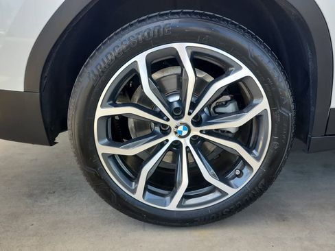 Used 2025 BMW X4 xDrive30i w/ Premium Package AWD/4WD image 9