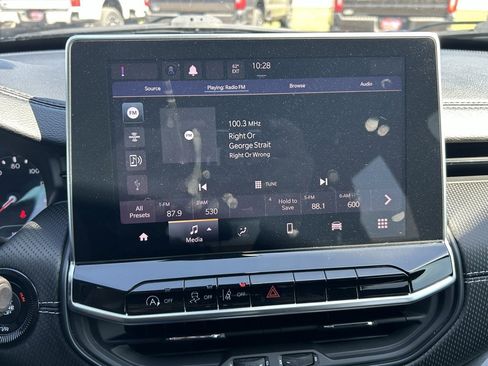 Used 2024 Jeep Compass Latitude w/ Convenience Group image 14