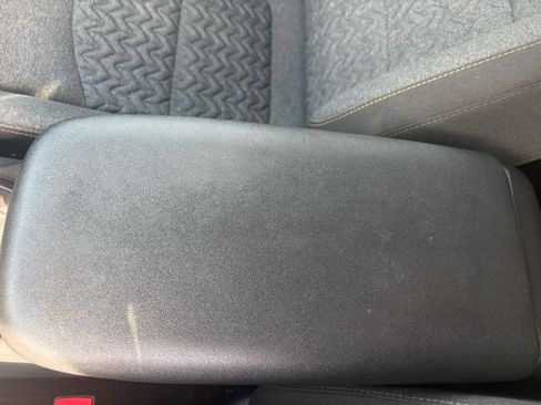 Used 2024 Chevrolet Equinox LT FWD image 29