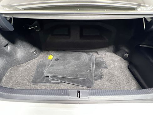 Used 2013 Lexus ES 300h w/ Luxury Pkg FWD image 34