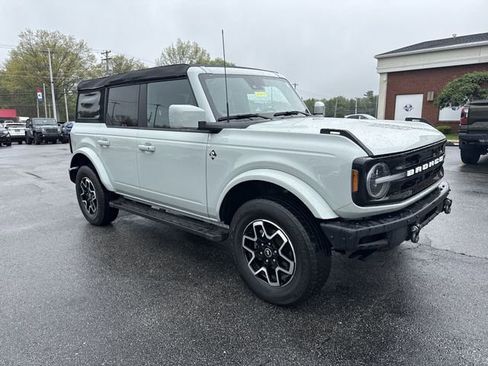 Used 2024 Ford Bronco Outer Banks AWD/4WD image 11