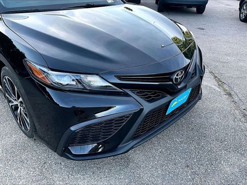 Used 2021 Toyota Camry SE FWD image 8