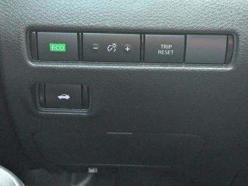 Used 2022 Nissan Sentra SV FWD image 16