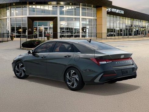 Certified 2025 Hyundai Elantra Limited image 5