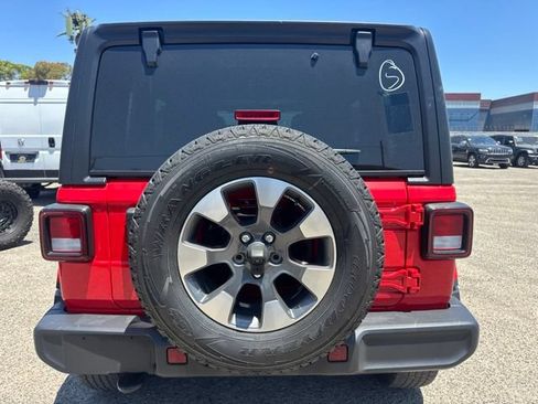 Used 2022 Jeep Wrangler Unlimited Sahara w/ Cold Weather Group AWD/4WD image 6
