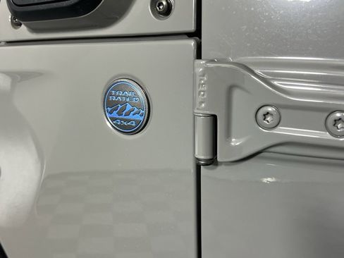 Used 2023 Jeep Wrangler Unlimited image 14