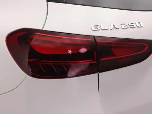 Certified 2026 Mercedes-Benz GLA 250 image 18
