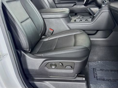 Used 2024 GMC Sierra 3500 Denali w/ Denali Reserve Package image 37