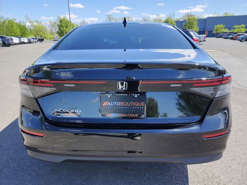 Used 2025 Honda Accord SE image 17
