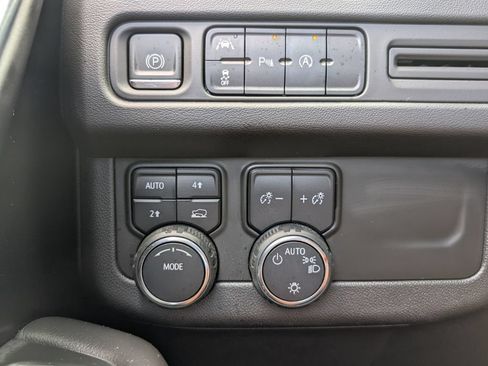 Used 2023 Chevrolet Tahoe RST AWD/4WD image 34