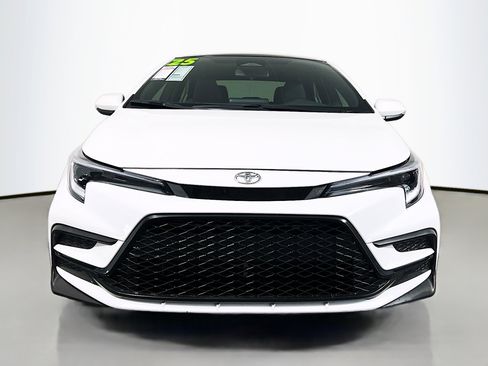 Used 2025 Toyota Corolla SE w/ Convenience Package image 11