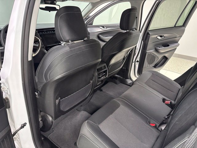Used 2023 Jeep Grand Cherokee Laredo AWD/4WD image 22