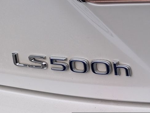 Used 2020 Lexus LS 500h AWD w/ Luxury Package image 9