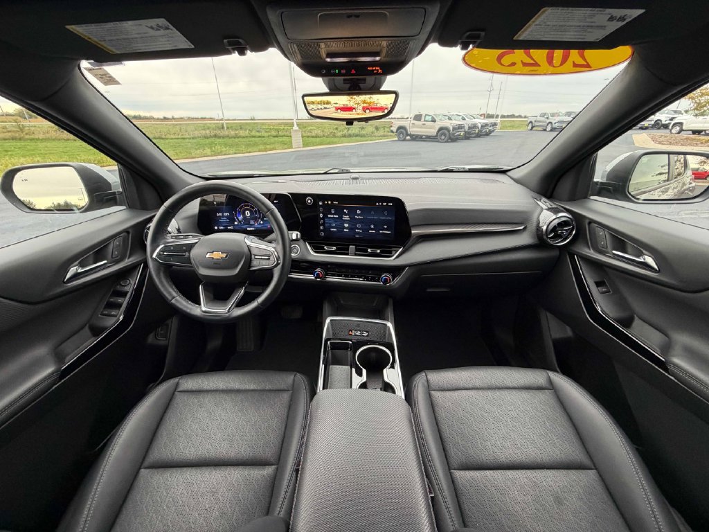 Used 2025 Chevrolet Equinox LT w/ Convenience Package II AWD/4WD image 29