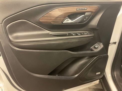 Used 2020 GMC Terrain Denali w/ GMC Pro Grade Package AWD/4WD image 14