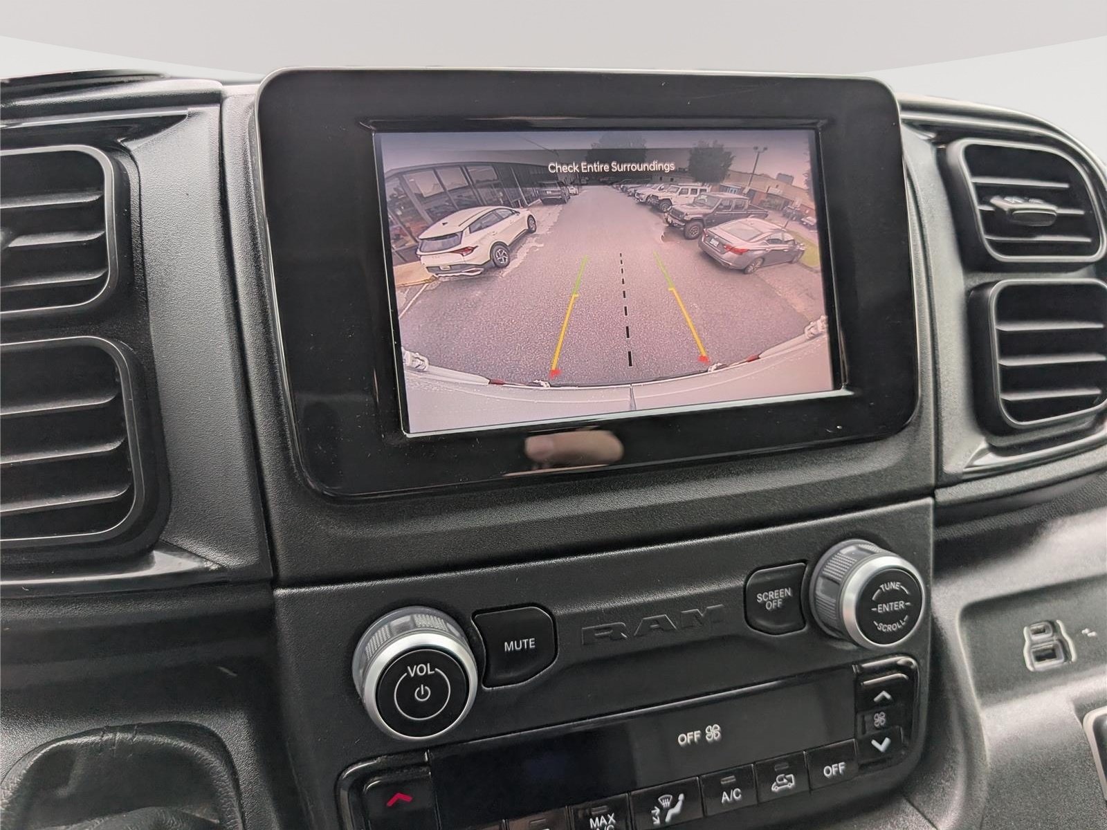Used 2024 RAM ProMaster 2500 w/ Convenience Group FWD image 24