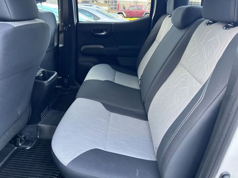 Used 2023 Toyota Tacoma TRD Sport image 21