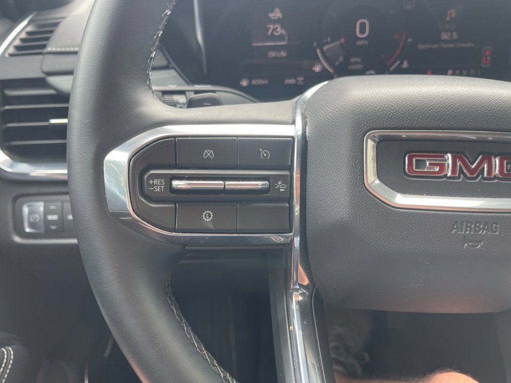 Used 2026 GMC Acadia Elevation w/ Elevation Premium Package AWD/4WD image 17