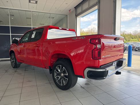 Used 2024 Chevrolet Silverado 1500 LT AWD/4WD image 6
