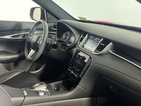 Used 2024 INFINITI QX50 Sport image 32