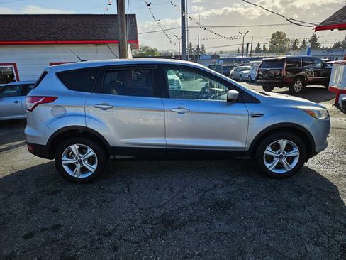 Used 2013 Ford Escape SE image 2