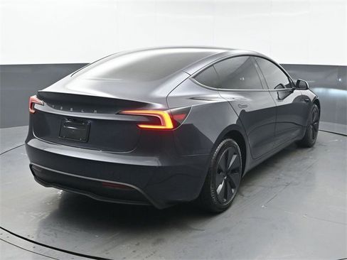 Used 2025 Tesla Model 3 image 5
