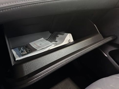 Used 2019 Buick Enclave Essence image 28