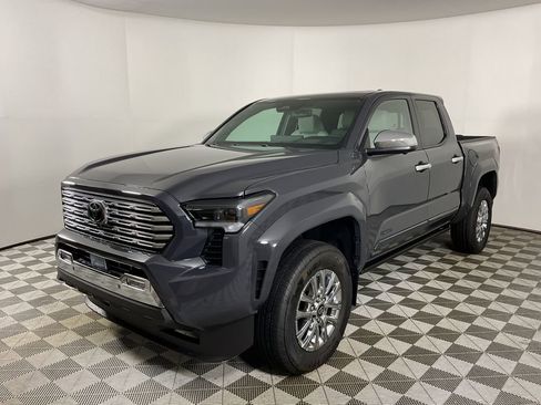 Used 2025 Toyota Tacoma Limited image 4