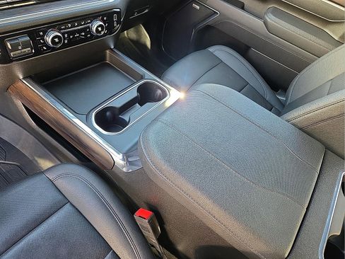 Used 2025 GMC Sierra 2500 SLT w/ SLT Premium Package image 25