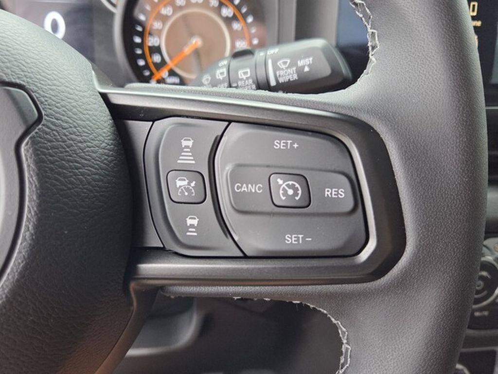 Used 2026 Jeep Wrangler Sport AWD/4WD image 26