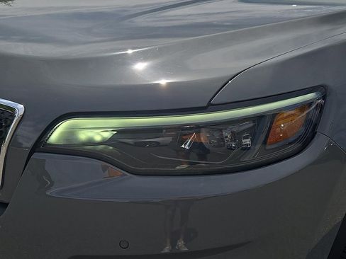 Used 2021 Jeep Cherokee Limited image 9