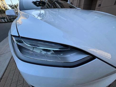 Used 2017 Tesla Model X 75D AWD/4WD image 32
