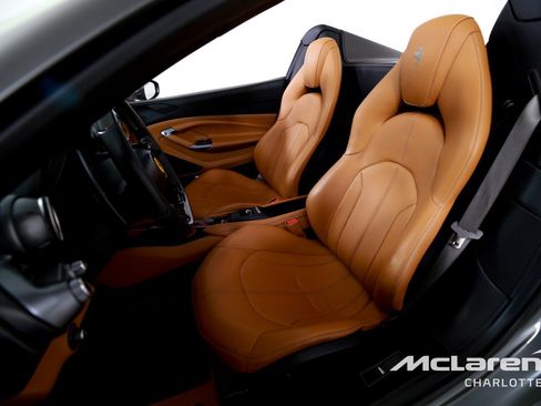 Used 2022 Ferrari F8 Tributo RWD image 12