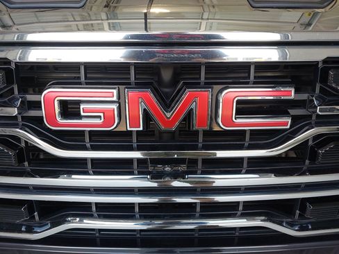 Used 2025 GMC Sierra 1500 SLT w/ SLT Premium Plus Package AWD/4WD image 32