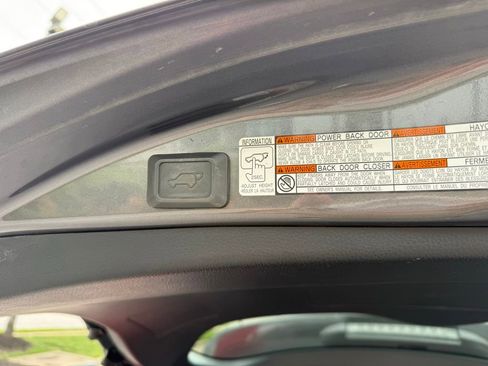Used 2015 Toyota RAV4 Limited AWD/4WD image 31