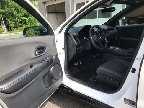 Used 2020 Honda HR-V Sport image 10