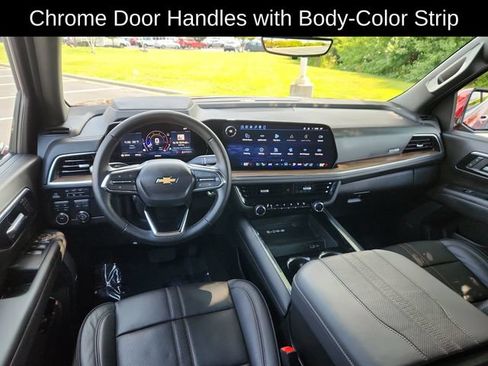 Used 2025 Chevrolet Suburban High Country AWD/4WD image 37